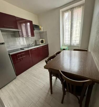Neris-les-Bains Apartamento | Appartement accueillant à Néris-les-Bains - 35 m², terrasse agréable