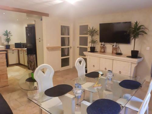 Beaucaire Apartamento | Appartement accueillant à Beaucaire - 90 m², idéal pour les familles