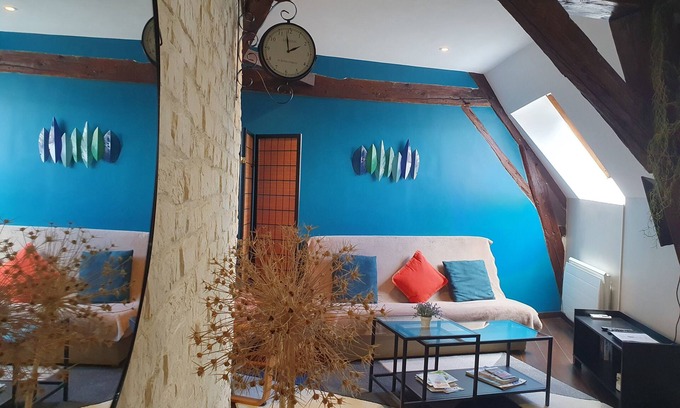 La Tour-du-Pin Apartamento | Appartement Atypique Près de la Gare, de Walibi. Animaux de Compagnie Acceptés!