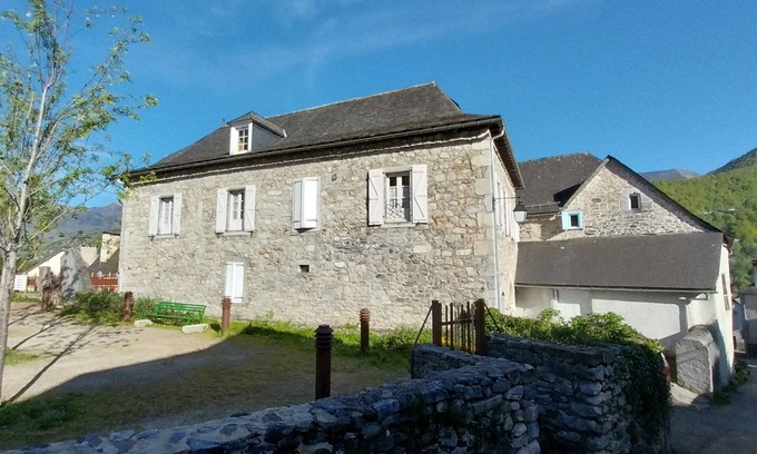 Lescun Apartamento | Appartement au 2nd Étage de la Maison Familiale au Centre de Lescun