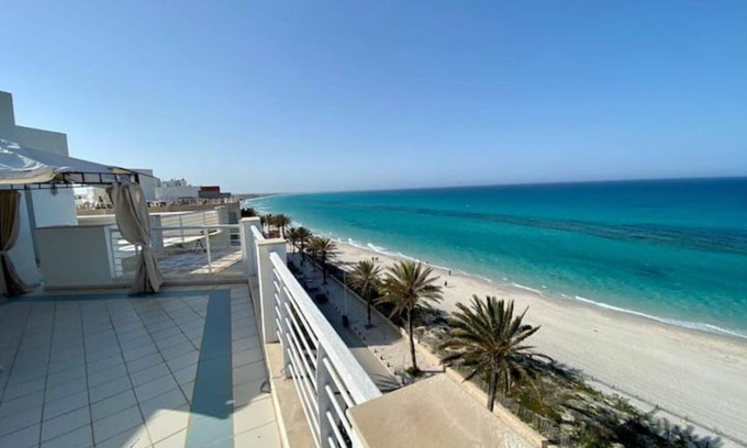 Jemmal Apartamento | Appartement au Bord de la mer Avec Terrasse