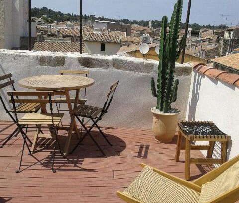 Nimes City Centre Apartamento | Appartement avec terrasse panoramique au coeur de Nîmes