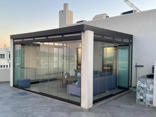 Marina Smir Apartamento | appartement avec vue sur mer avec belle pergola bioclimatique au terrasse