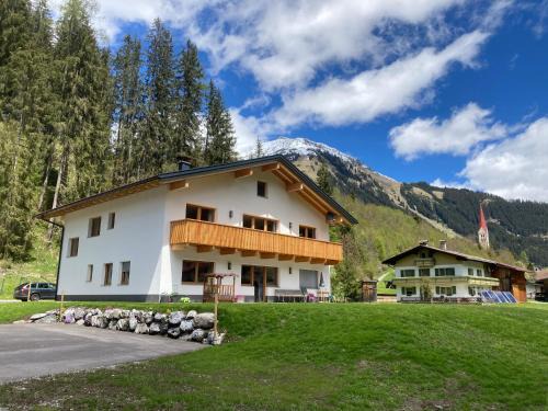 Holzgau Apartamento | Appartement Bergfuier