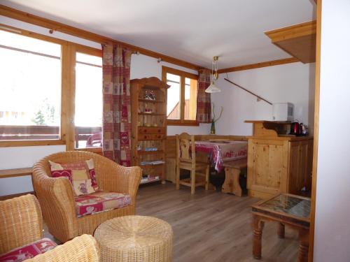 Pralognan-la-Vanoise Apartamento | Appartement Confortable au Centre de Pralognan-la-Vanoise, Proche Téléphérique et Commerces - FR-1-464-107