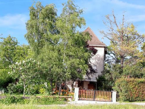Villeneuve d'Aveyron Apartamento | Appartement charmant à Villeneuve avec jardin