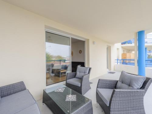 Aytre Apartamento | Appartement Calme avec Grande Terrasse, Aytré, Proche Lac, 2 Pers. - FR-1-535-49