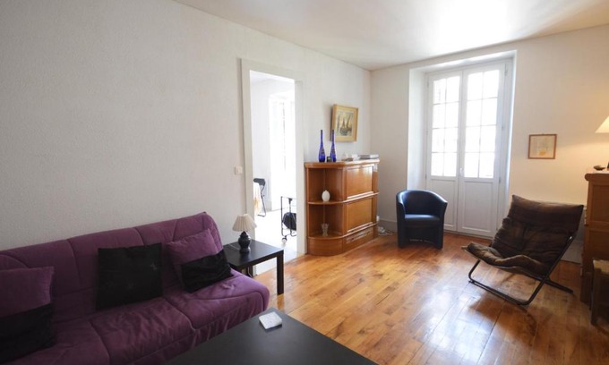 Evian-les-Bains Apartamento | Appartement charmant avec balcon, wifi et animaux admis à Évian-les-Bains - FR-1-498-14