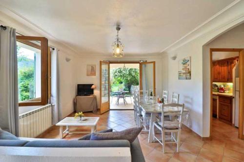Le Bar-sur-Loup Apartamento | Appartement confortable au Bar-sur-Loup 60 m² avec jardin