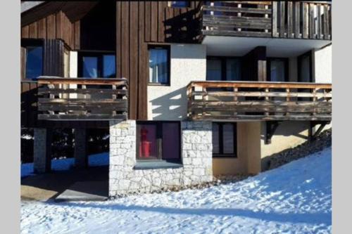 Montalbert Apartamento | Appartement confortable face à la montagne