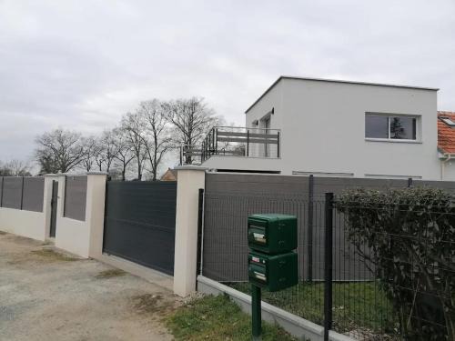Arnage Apartamento | Appartement confortable à Arnage - 80 m² - Terrasse et jardin
