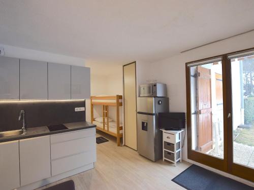 Bernex Apartamento | Appartement cosy à Bernex, proche des pistes et sentiers, avec terrasse ensoleillée et wifi. - FR-1-498-22