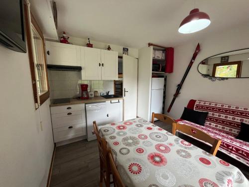 Chatel Apartamento | Appartement cosy avec terrasse, proche télécabine - FR-1-198-88