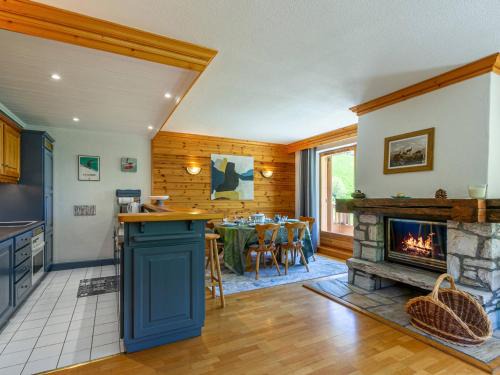 Val-d'Isere Apartamento | Appartement de standing 75m² avec Wifi, cheminée, balcon et garage - Val d’Isère (Le Praz) - FR-1-694-359