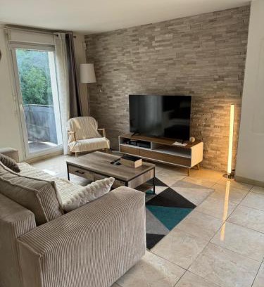 Villepinte Apartamento | Appartement duplex T3 avec box - Paris - La Défense - Airport CDG - Parc des expositions - Stade de France - Disney - Astérix - Val D Europe