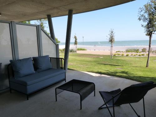 La Tranche-sur-Mer Apartamento | Appartement en bord de mer, 2 chambres, piscine, parking, animaux admis - FR-1-194-231