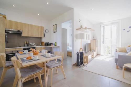 Riou - Petit Juas - Av de Grasse Apartamento | Appartement familial, lumineux, calme avec parking