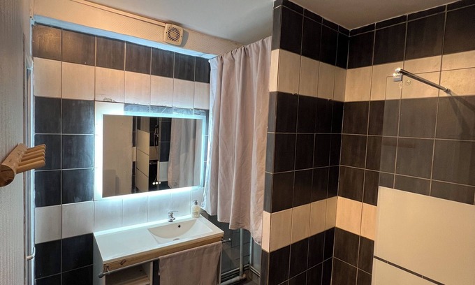 Barriere Saint Marc Apartamento | Appartement Familiale 7 Personnes Orléans Prestigehost