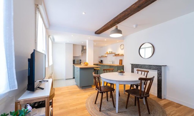 Charleville-Mezieres Apartamento | Appartement Meuse & Mono, en hyper centre