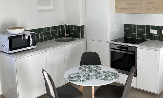 Le Plessis-Robinson Apartamento | Appartement Cosy Proche RER et Centre Ville