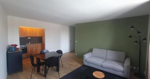 Margny-les-Compiegne Apartamento | Appartement centre ville proximité gare de Compiègne