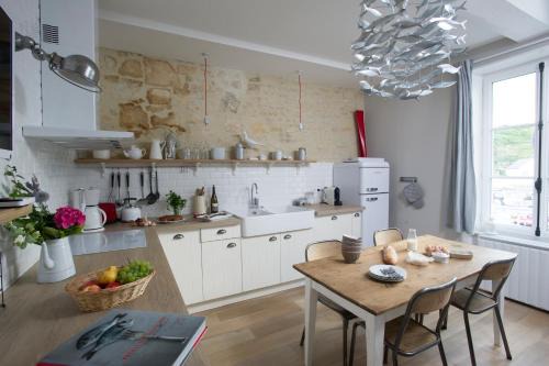 Port-en-Bessin-Huppain Apartamento | Appartement vue port