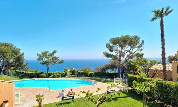 Saint-Mandrier-sur-Mer Apartamento | Appartement vue Mer, Tout Confort, Dans Résidence Avec Piscine, Tennis, Boulodrome.