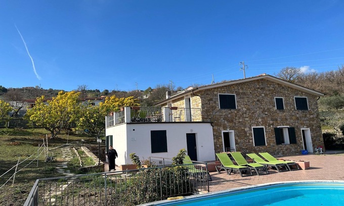 Torrazza Apartamento | Apartamento en Imperia