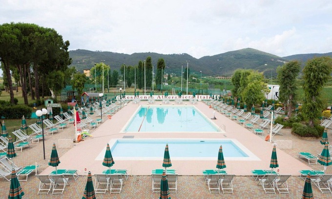 Luni Mare Apartamento | Apartamento en Luni con piscina