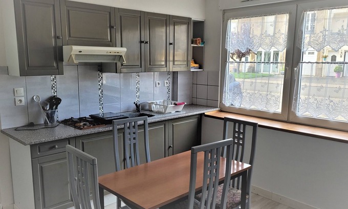 Charency-Vezin Apartamento | Appartement Low-coast