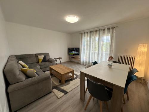 Carpentras Apartamento | Appartement Lumineux avec Balcon