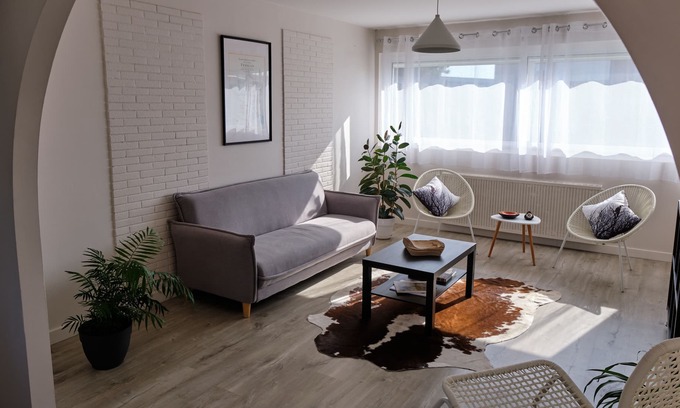 Ancely Apartamento | Appartement Moderne à Côté du Tramway