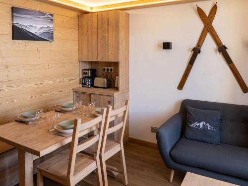 Val-Thorens Apartamento | Appartement moderne à Val Thorens - 4 pers - 1 chambre, 1 cabine, skis aux pieds, balcon - FR-1-637-30