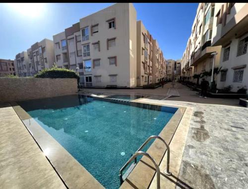 Oulad Khallouf Apartamento | Appartement neuf & moderne avec clim, piscine & balcon,Proche Jemaa el-Fna & Guéliz