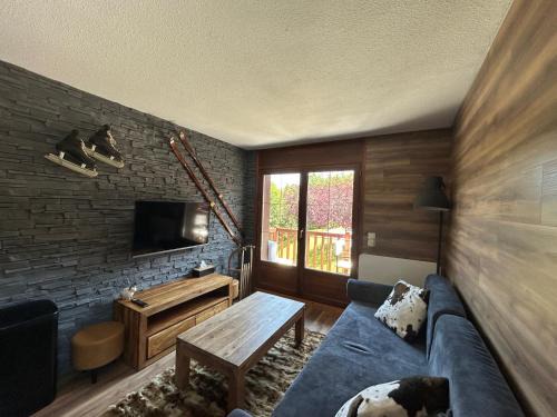 Flumet Apartamento | Appartement rénové au pied des pistes avec piscine, sauna, linge inclus et animaux acceptés