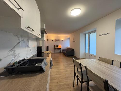 Villereversure Apartamento | Appartement rénové au cœur de la campagne