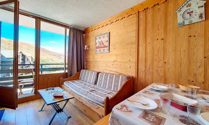 Les Menuires Apartamento | Appartement rénové, lumineux, skis aux pieds, balcon, 5 pers, proche télécabine - FR-1-344-938