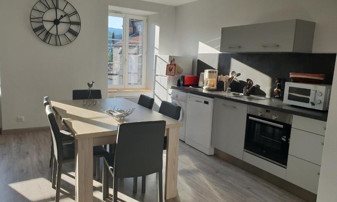 Saint-Antheme Apartamento | APPARTEMENT ROUGE