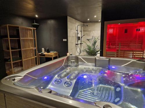 Camblain-Chatelain Apartamento | Appartement, sauna et jacuzzi ! Le Salento Spa