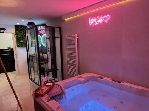 Clermont-l'Herault Apartamento | Appartement SPA - W&M Suite