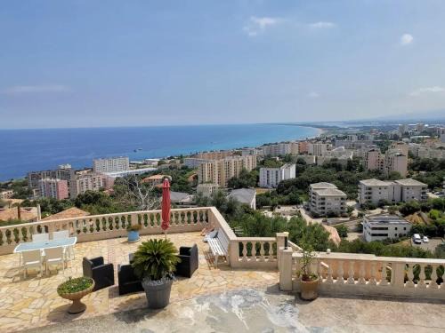 Bastia Apartamento | Appartement spacieux à Bastia avec vue mer et montagne.