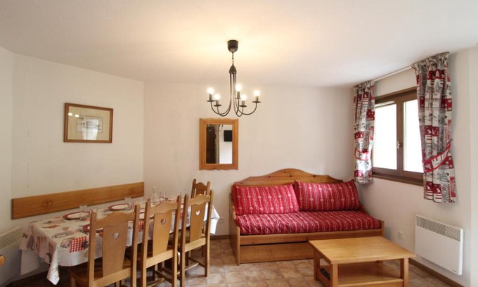 Val Cenis Apartamento | Appartement spacieux pour 6 à Lanslevillard, au pied des pistes avec balcon et parking - FR-1-508-46