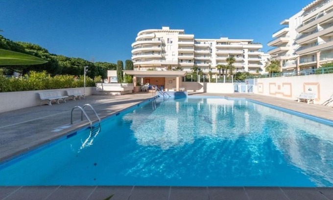Frejus Plage Apartamento | Appartement Studio Cabine à Fréjus, Piscine, Plage à 500m, Clim, Parking, Terrasse, 4 Couchages - FR-1-226A-110