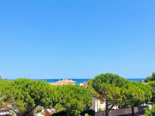 Saint-Cyprien Plage Apartamento | Appartement T2 avec Terrasse et Parking - 200m Plage - FR-1-309-478