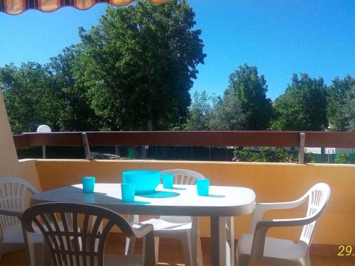 Marseillan Apartamento | Appartement T2 cabine avec terrasse, proche plage, parking privé, pour 4 personnes. - FR-1-326-547