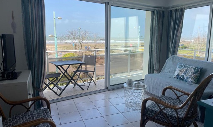 Saint-Jean-de-Monts Apartamento | Appartement T2 vue mer les pieds dans l'eau avec parking privé