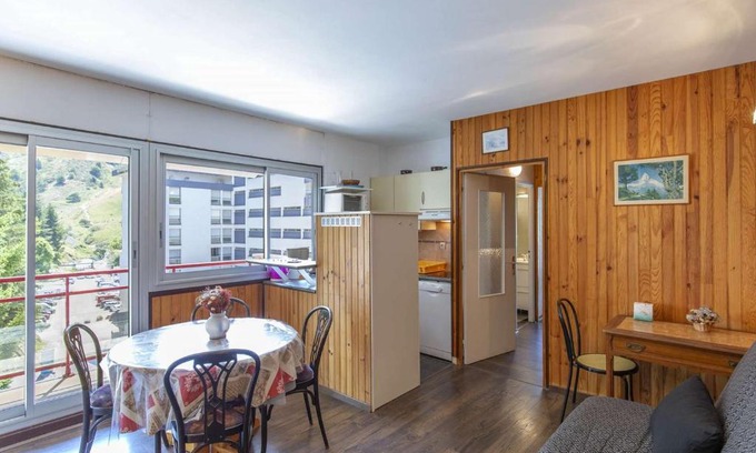 Eaux-Bonnes Apartamento | Appartement T2 lumineux, proche pistes, 6 pers, résidence avec ascenseur - FR-1-400-75