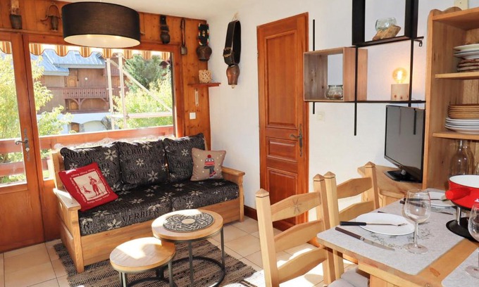 Samoens Apartamento | Appartement T3 rénové, lumineux, balcon et parking au centre du village de Samoëns - FR-1-624-73