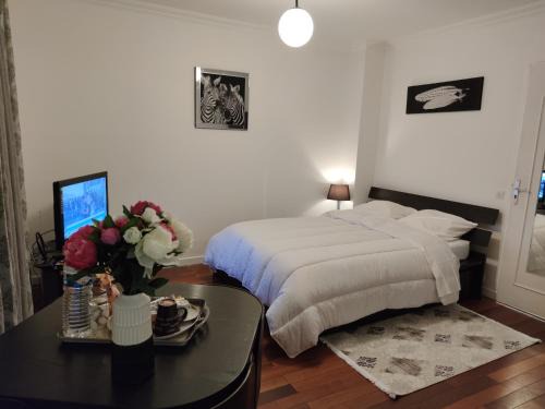 Montfermeil Apartamento | Appartement tout équipé au calme - RefKL