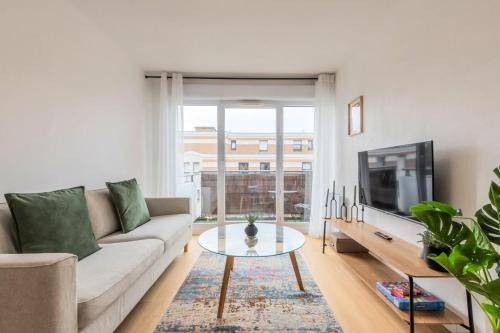 Tourcoing Apartamento | Appartement une chambre avec parking et balcons